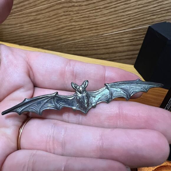 Vtg Halloween Brooch Lapel Pin Lot 3 Hallmark Ghost Silver Tone Bat JackOLantern - Picture 7 of 11